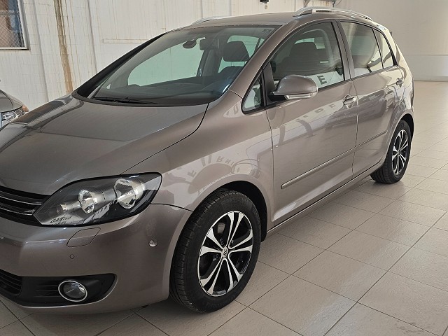 Foto vehiculo VOLKSWAGEN  PLUS