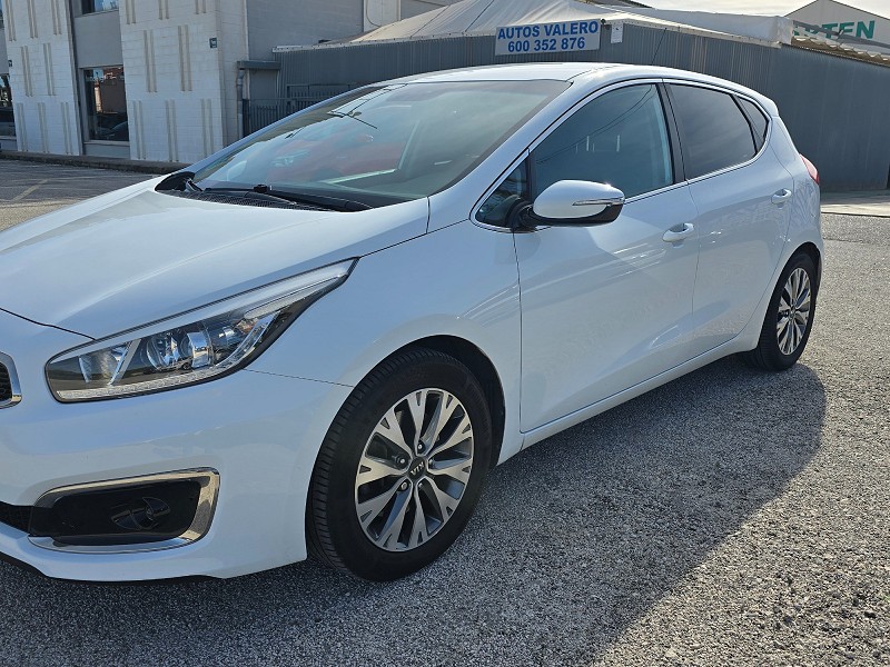 Foto KIA  CEED