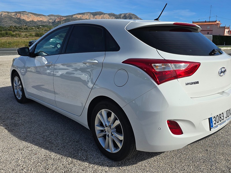 Foto HYUNDAI  I-30