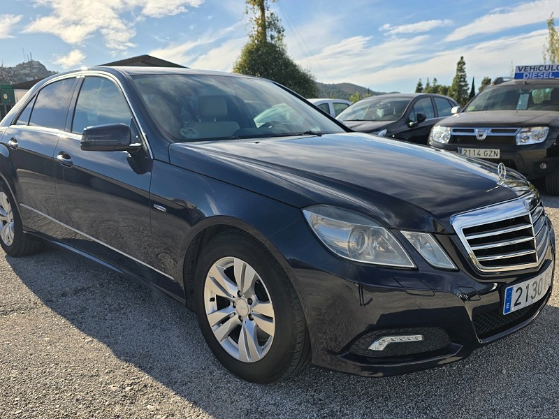 Foto MERCEDES E-250